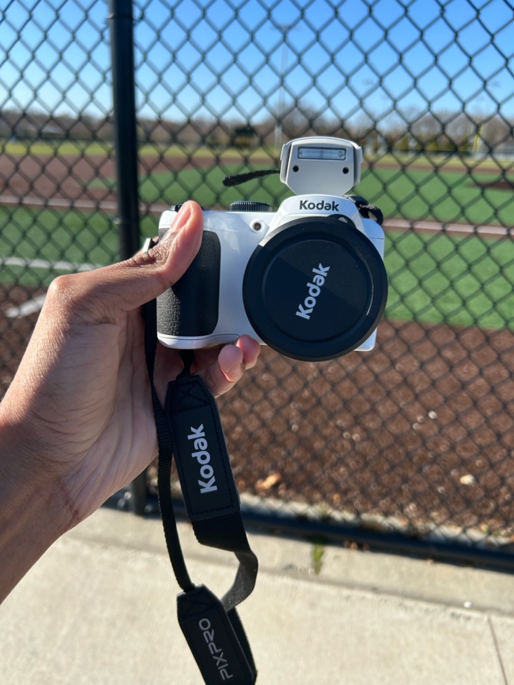 Rare White Used Kodak PixPro AZ252  16 Mp Digital Camera  strap and sd card